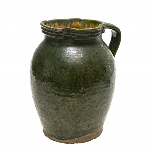 Krug. Niederbayern. Irdenware, außen grün glasiert. Best. H. 20 cm.