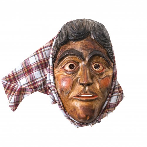 Maske (Larve) Tirol. Frauengesicht. Holz, geschnitzt, Farbfassung, mit Kopftuch. H. 28 cm.