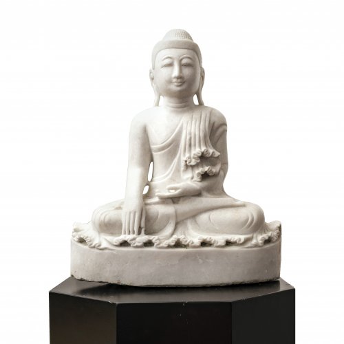 Sitzender Buddha. Burma, Myanmar. Handhaltung der Erdberührung. Marmor. H. 65,5 cm.