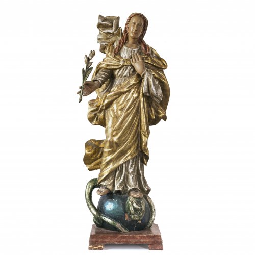 Unsere liebe Frau vom Siege (Sancta Maria de Victoria). Bayern, 19. Jh. Holz, halbrund ausgeführt. Übergangene Farbfassung. Sockel erg.  H. der Skulptur 70 cm, Sockel 5 cm. Best.