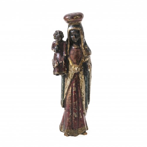 Gnadenmadonna von Altötting. Bayern, 19. Jh. Holz. Übergangene Farbfassung. Best. und Abrieb, ein Arm der Maria fehlt. H. 23 cm.