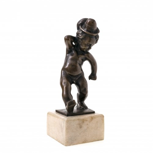 Balazs, Ungarn, 20. Jh. Nackter Knabe mit Hut. Bronze, auf Marmorsockel, H. 16 cm.