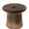 Hocker, Ton. Afrika. H. 18 cm.