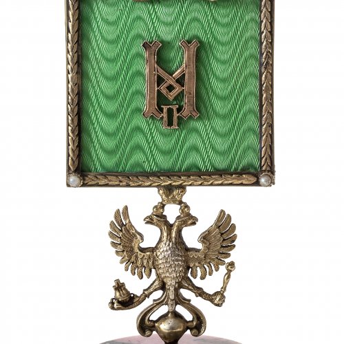 Zierrahmen mit Monogramm mit Doppeladler. Im Stil von Fabergé.