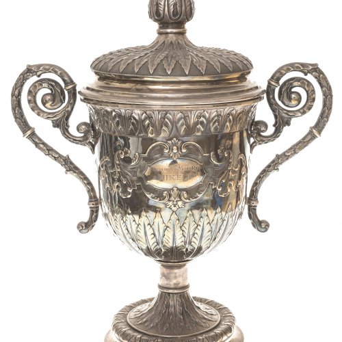 Prunk-Deckelpokal. Silber. Turin. Geschenk des Zaren Nikolaus II. H. 55 cm.