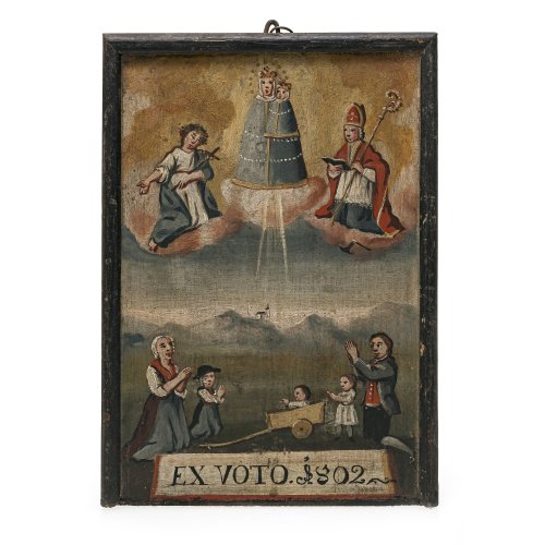 Votivtafel. Bauernfamilie, im Himmel Maria i m Kegelmantel, hl. Wolfgang und hl. Rosalia. Dat. 1802. Eine Rahmenleiste fehlt. 31 x 20,5 cm.