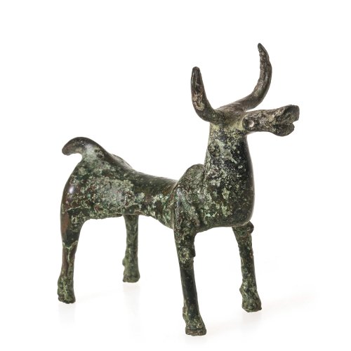 Stehender Stier. Bronze. Wohl Persien. H.9,5, L. 10,7 cm. Schwanzspitze fehlt.