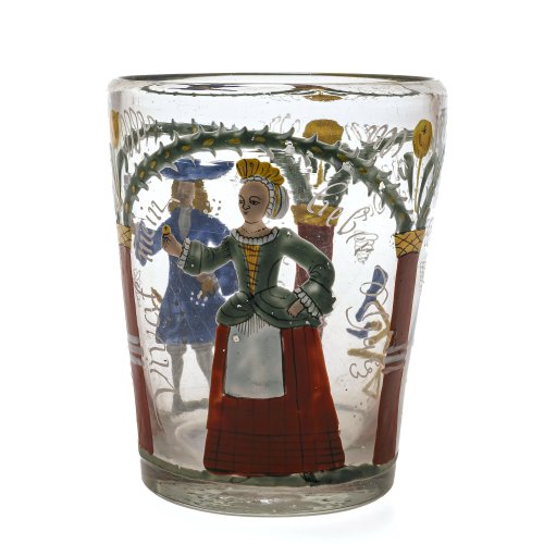 Zunftbecher eines Maurers. Böhmen. Farbloses Glas, farbige Emailmalerei, Brautpaar. Min. berieben. H. 11,5 cm.