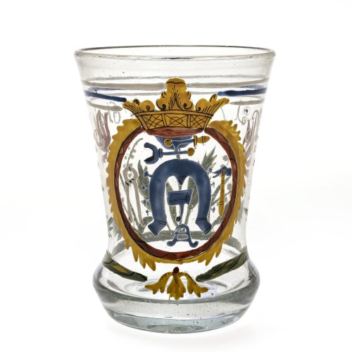 Zunftbecher. Farbloses Glas, farbige Emailmalerei, Zunftwappen. H. 12,5 cm.