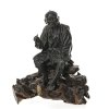 Sitzender Einsiedler mit Opiumpfeife. Japan. Bronze, auf Wurzelsockel. H. 18 cm. Sign.