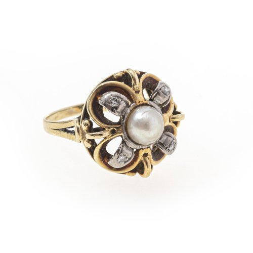 Ring mit Diamantbesatz und Perle, Gold.