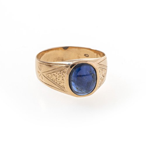 Ring mit Saphircabochon. Gold.