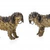 Krippentiere: Zwei Hunde. H. je ca. 9,5 cm.