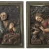 Zwei Reliefs. Hl. Petrus bzw. hl. Maria Magdalena. Süddeutsch, 17. Jh. Je 21 x 15 cm.