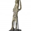 Eisenvotiv. Menschliche Figur, eine Hand erhoben. H. 10,5 cm.