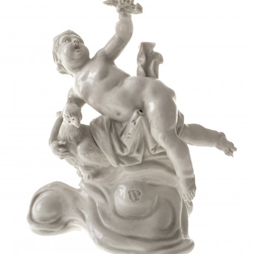 Putto als Jupiter. Porzellan, weiß glasiert. Nymphenburg, 20. Jh., Entwurf Anton Bustelli. Eingepresste Rautenschildmarke. Best. H. 12,5 cm.