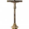 Standkreuz. Sockel im gotischen Stil.