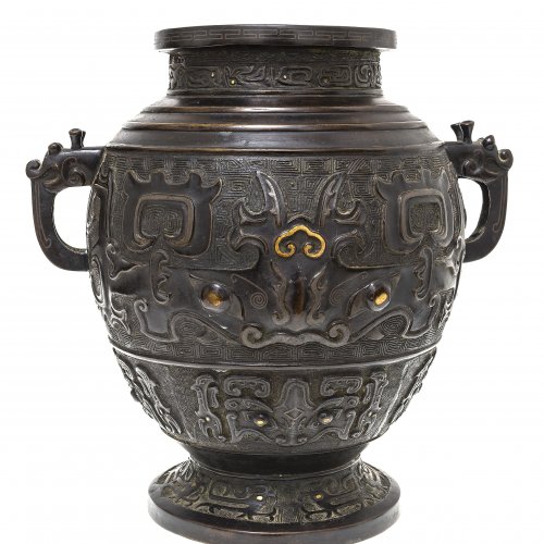 Henkelvase. Bronze. China. H. 29 cm.