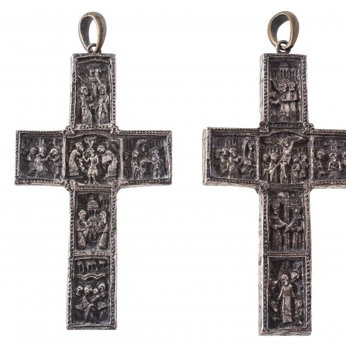 Brustkreuz, 13./14. Jh. L. 9, 5 cm.