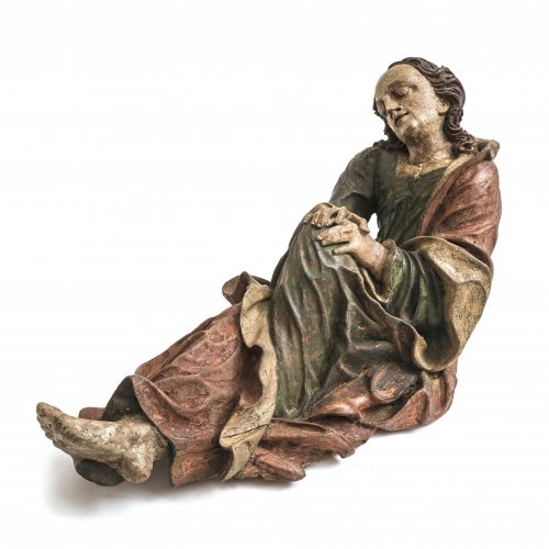 Hl. Johannes der Evangelist. Holz, rückseitig gehöhlt, übergangene Farbfassung. In trauernder Verfassung, wohl von einer Kreuzigungsgruppe. Besch., rest., rückseitig Öse für Wandhalterung. H. 96 cm.