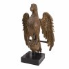 Großer Adler als Buchpult. Holz, vergoldet. Leicht besch. H. 74 cm.