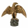 Adler. Holz, Gold- und Farbfassung. H. 30 cm.